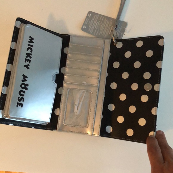 Disney metallic silver wallet - Picture 3 of 5